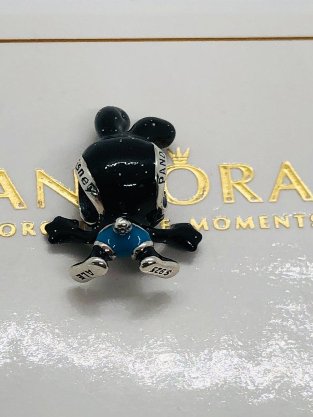 Pandora Disney Oswald The Lucky Rabbit Charm - Picture 5 of 6